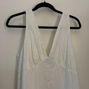 Old navy white linen long dress. Very flattering.